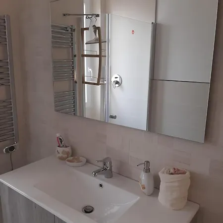 Cristina Apartment *